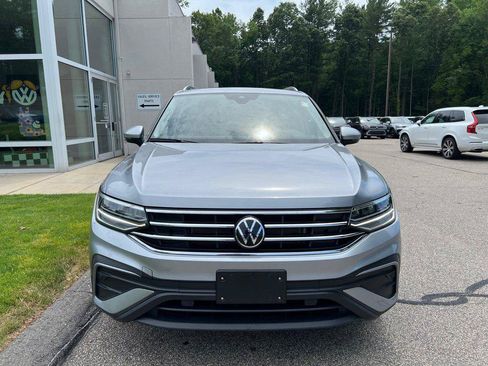 Certified 2024 Volkswagen Tiguan SE w/ Panoramic Sunroof Package AWD/4WD image 8