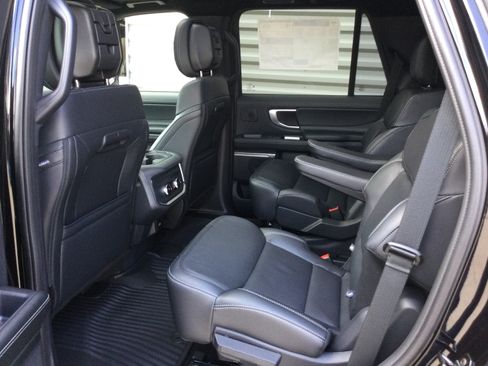 New 2026 Ford Expedition Platinum w/ Stealth Performance Package AWD/4WD image 7
