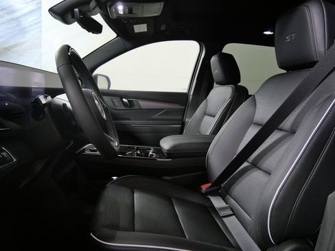 New 2026 Buick Enclave Sport Touring w/ Super Cruise Package image 9