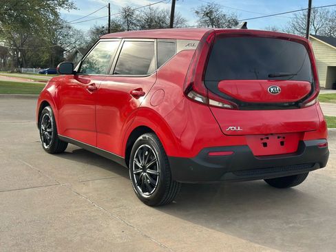 Used 2020 Kia Soul LX image 4