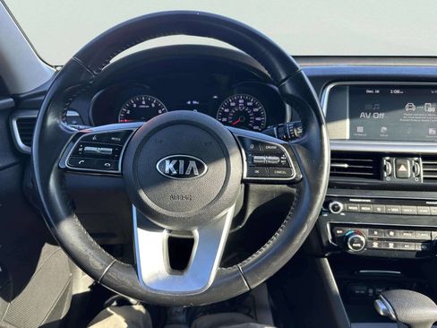 Used 2019 Kia Optima S image 16