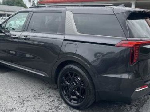 Certified 2025 Kia Carnival SX Prestige image 2