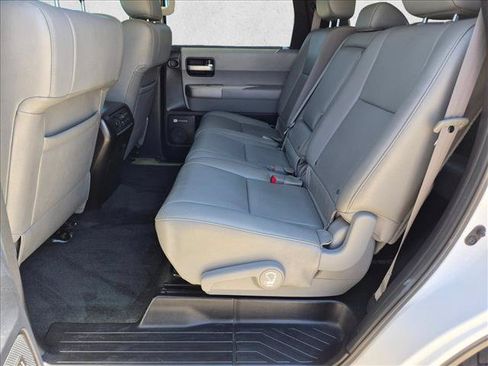 Used 2017 Toyota Sequoia Limited w/ Safety & Convenience Package AWD/4WD image 17