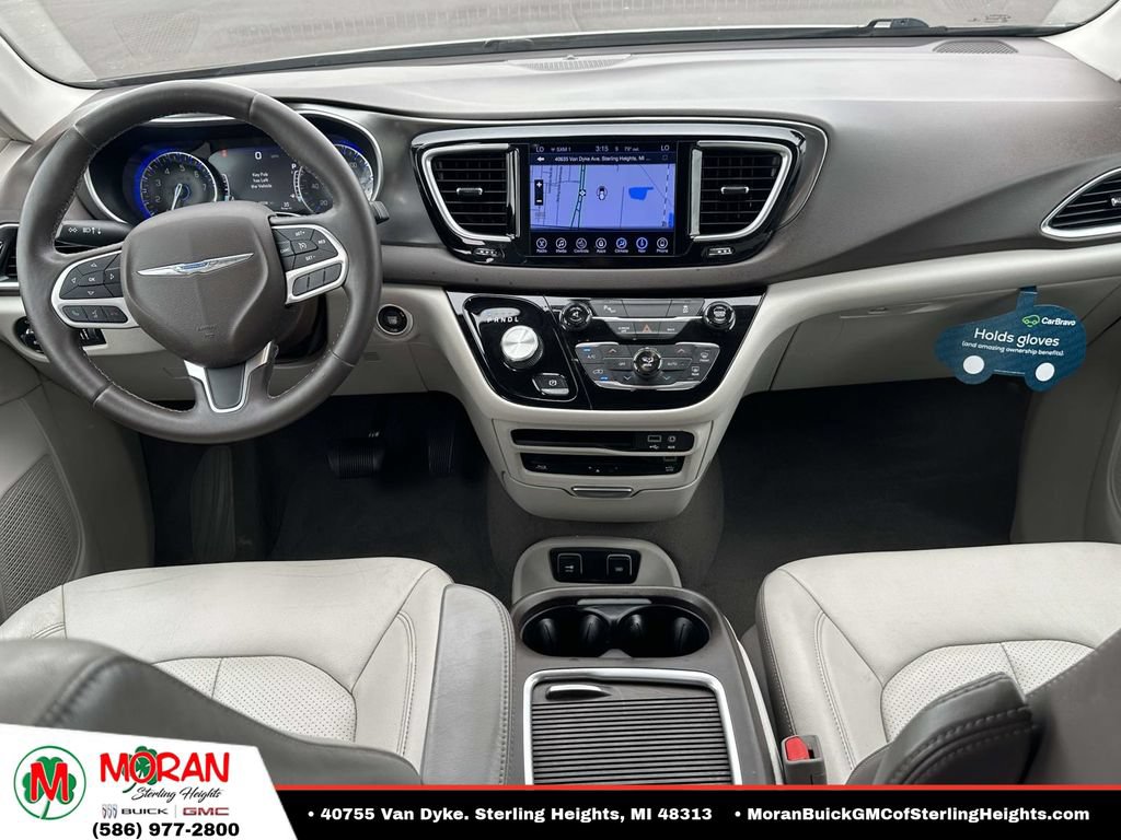 Used 2017 Chrysler Pacifica Touring-L Plus FWD image 14