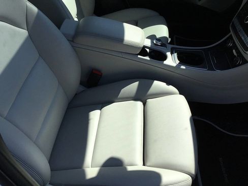 Used 2019 Mercedes-Benz GLA 250 4MATIC w/ Premium Package image 27