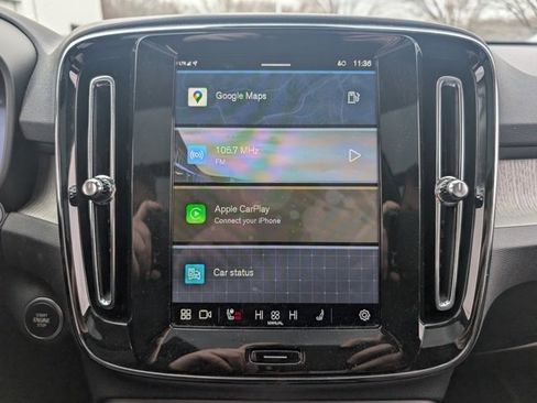 Used 2025 Volvo XC40 B5 Core image 20