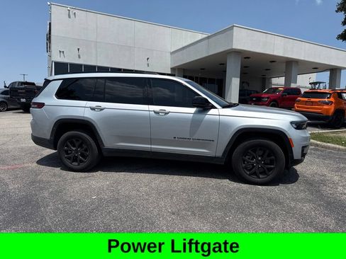 Used 2025 Jeep Grand Cherokee L Altitude RWD image 7