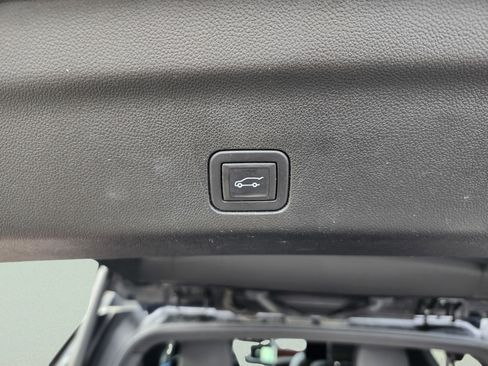 Used 2024 GMC Yukon XL Denali Ultimate w/ LPO, Floor Liner Package AWD/4WD image 35