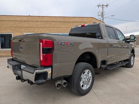 New 2026 Ford F250 XLT w/ XLT Premium Package AWD/4WD image 6