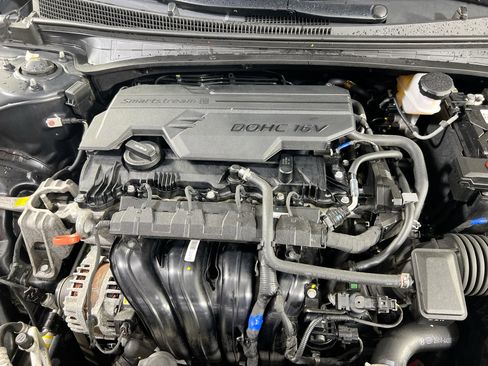 Used 2023 Hyundai Elantra SE w/ Preferred Accessory Package image 27