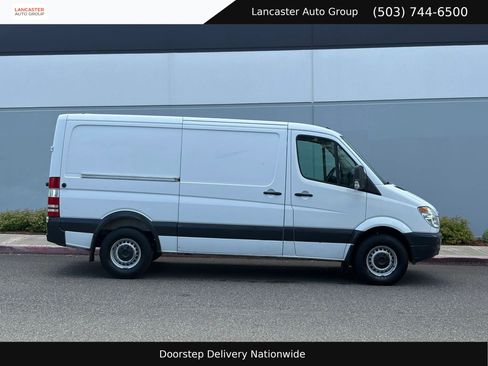 Used 2007 Dodge Sprinter 2500 RWD image 7