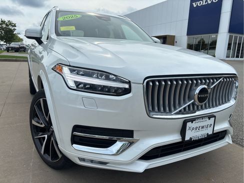 Used 2025 Volvo XC90 B5 Core w/ Protection Package Premier AWD/4WD image 4