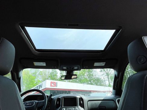 Used 2022 GMC Sierra 1500 AT4 w/ AT4 Premium Package image 15