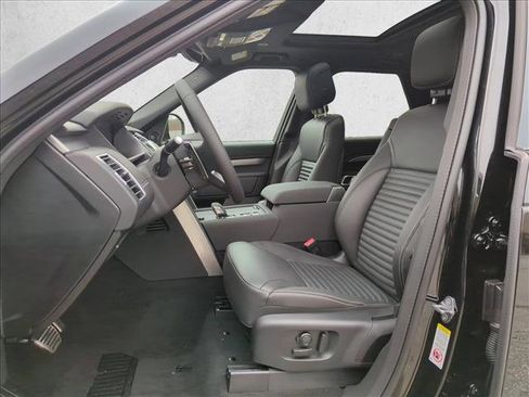 Used 2024 Land Rover Discovery Dynamic SE image 21