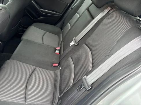 Used 2015 MAZDA MAZDA3 i Touring w/ Technology Package image 10