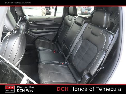 Used 2023 Jeep Grand Cherokee L Laredo image 19