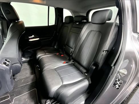 Used 2022 Mercedes-Benz GLB 250 4MATIC w/ Premium Package Lite image 26