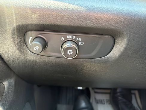 Used 2023 Chevrolet Traverse LT w/ LPO, Floor Liner Package AWD/4WD image 15