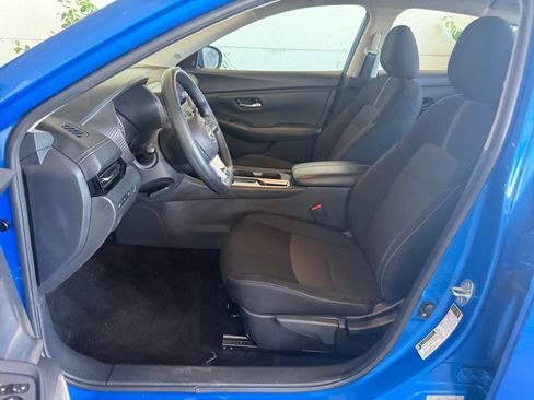 Used 2025 Nissan Sentra SV FWD image 27