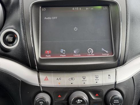 Used 2018 Dodge Journey SXT image 11