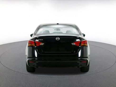 Used 2025 Nissan Altima 2.5 SV FWD image 8
