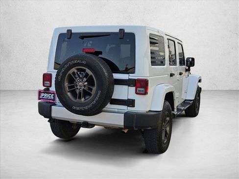 Used 2017 Jeep Wrangler Unlimited Sahara w/ Max Tow Package AWD/4WD image 5