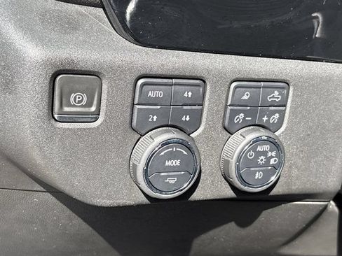 Used 2023 Chevrolet Silverado 1500 LTZ AWD/4WD image 27