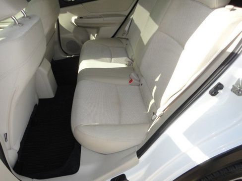 Used 2013 Subaru Crosstrek 2.0i Premium image 11