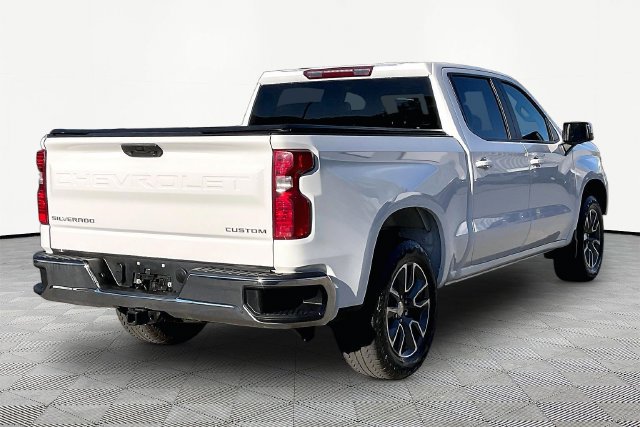 Used 2023 Chevrolet Silverado 1500 LT AWD/4WD image 5