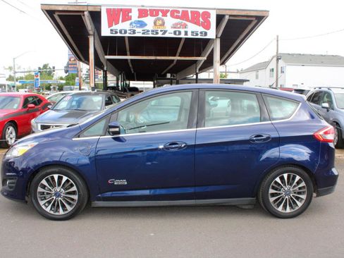 Used 2017 Ford C-MAX Energi Titanium w/ Equipment Group 501A FWD image 3