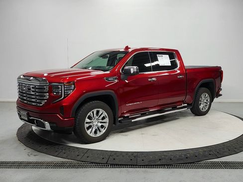 Used 2023 GMC Sierra 1500 Denali AWD/4WD image 3
