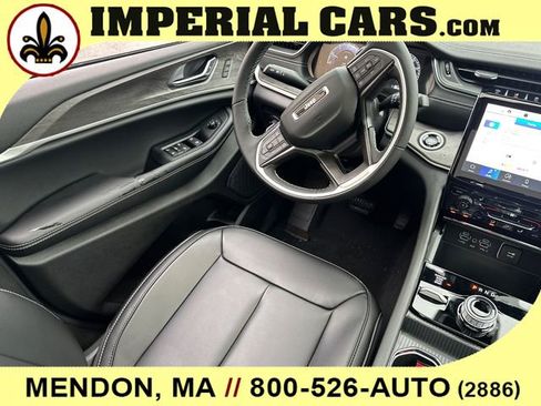New 2025 Jeep Grand Cherokee L Limited w/ Black Appearance Package AWD/4WD image 23