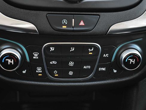 Used 2024 Chevrolet Equinox LT image 19