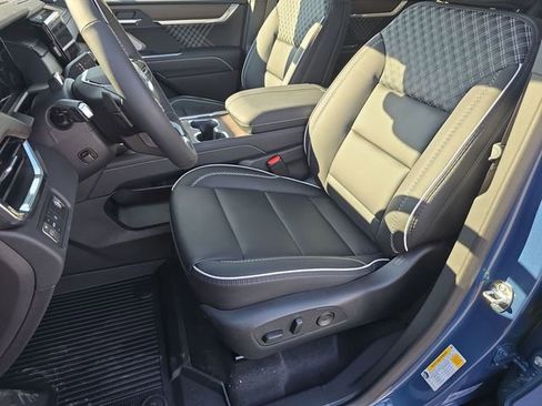 Used 2025 GMC Acadia Denali w/ Super Cruise Package image 20