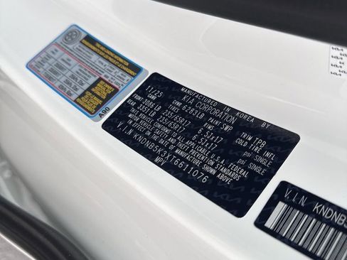 New 2026 Kia Carnival LX image 22