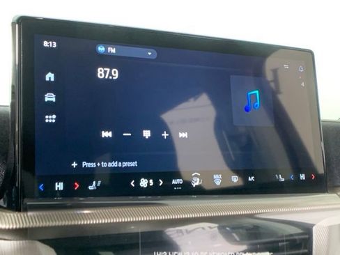 Used 2025 Ford Explorer Active image 15