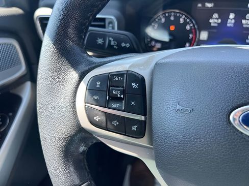 Used 2021 Ford Explorer Limited w/ Equipment Group 301A AWD/4WD image 33