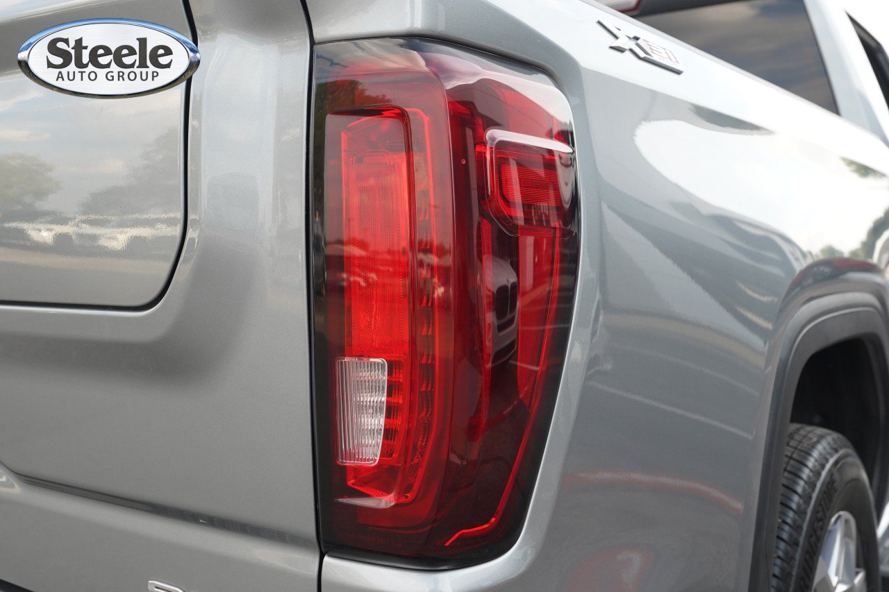 Used 2023 GMC Sierra 1500 SLT AWD/4WD image 21