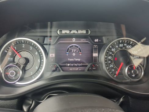 Used 2022 RAM 1500 Laramie AWD/4WD image 15