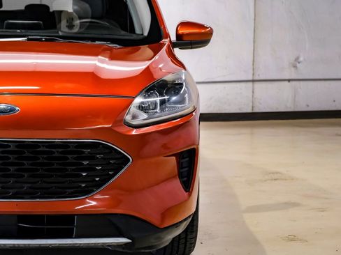 Used 2020 Ford Escape SE FWD image 44