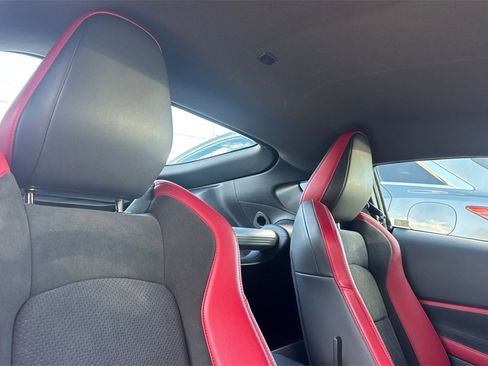 Certified 2025 Nissan Z Performance w/ Floor Mat Package image 16