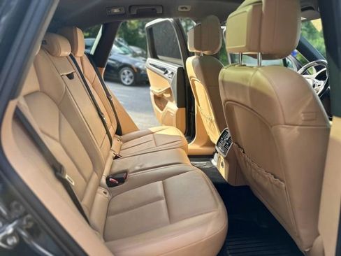 Used 2018 Porsche Macan Sport Edition image 15