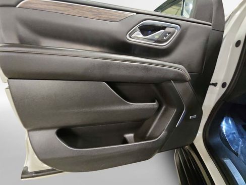 Certified 2024 Chevrolet Suburban Premier w/ Premium Package image 14