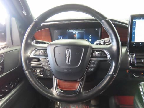 Used 2023 Lincoln Navigator Reserve AWD/4WD image 9