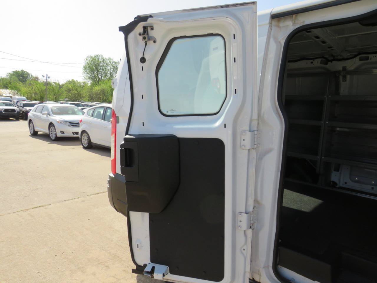 Used 2017 Ford Transit 250 130 Low Roof RWD image 22