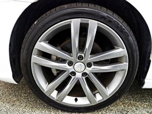Used 2018 Volkswagen Passat 2.0T R-Line FWD image 18