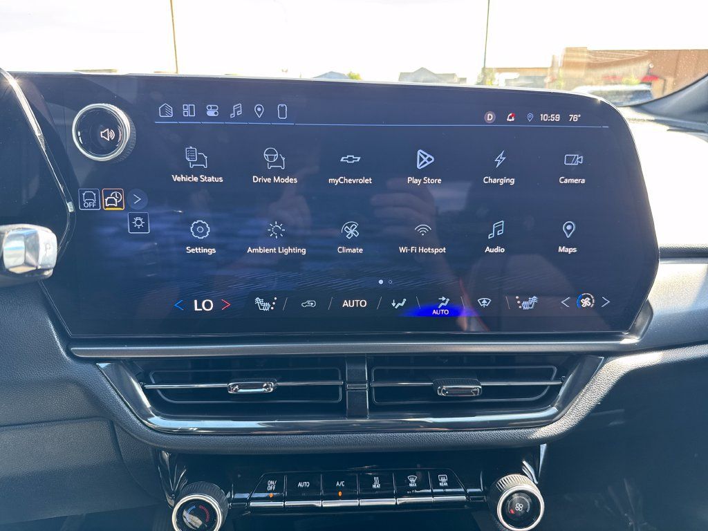 Used 2025 Chevrolet Equinox EV RS w/ LPO, Trailering Package AWD/4WD image 18