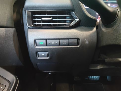 Used 2021 Nissan Sentra SV FWD image 12