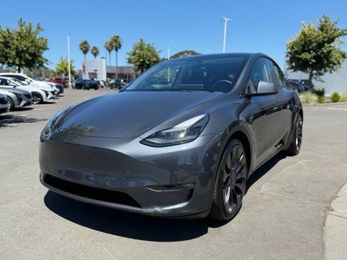 Used 2022 Tesla Model Y Performance AWD/4WD image 11