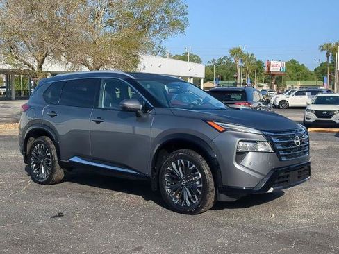 Certified 2025 Nissan Rogue Platinum w/ Tech Package AWD/4WD image 2